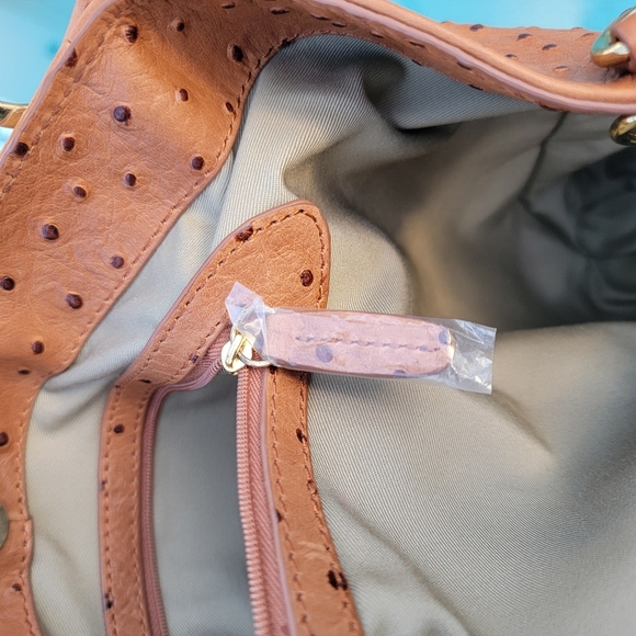 Got It Love It Large Textured Ostrich Print Leather Hobo/Crossbody/Tote - Picture 12 of 15